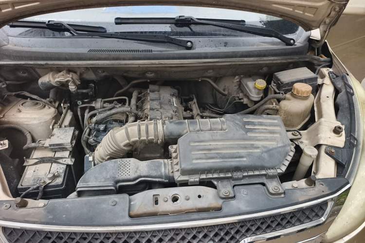 Used Wuling Rongguang V 2016 1.5L Standard Version Engine Bay