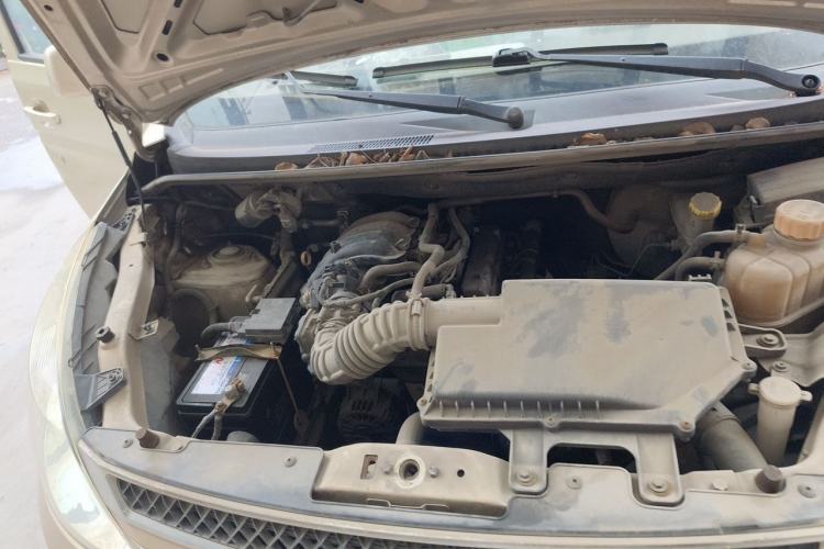 Used Wuling Rongguang V 2016 1.2L Standard Version Engine Bay