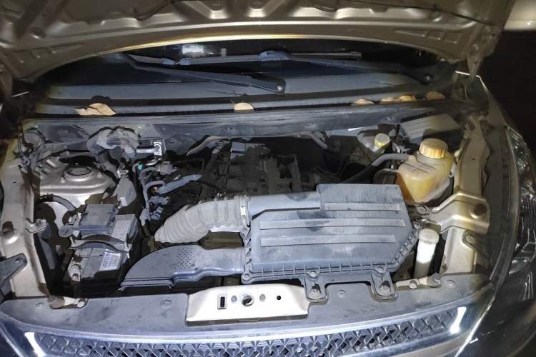 Used Wuling Rongguang V 2016 1.5L Standard Version Engine Bay