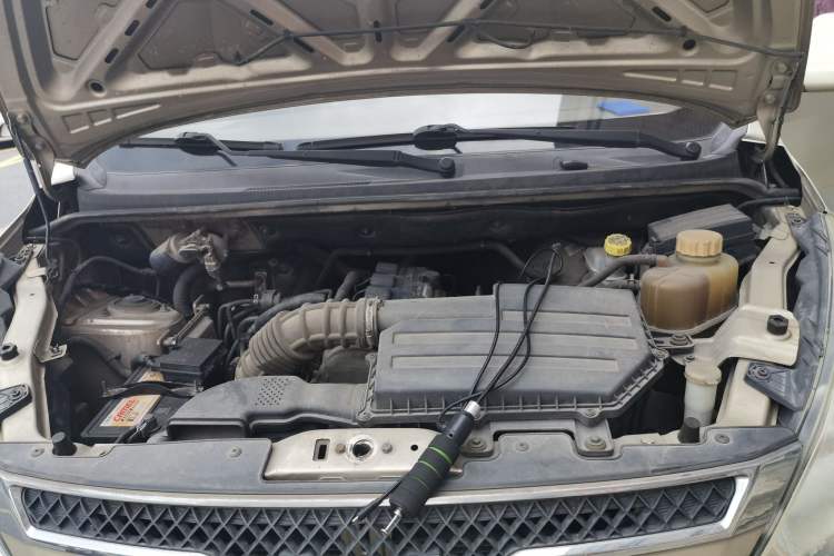 Used Wuling Rongguang V 2016 1.5L Standard Version Engine Bay