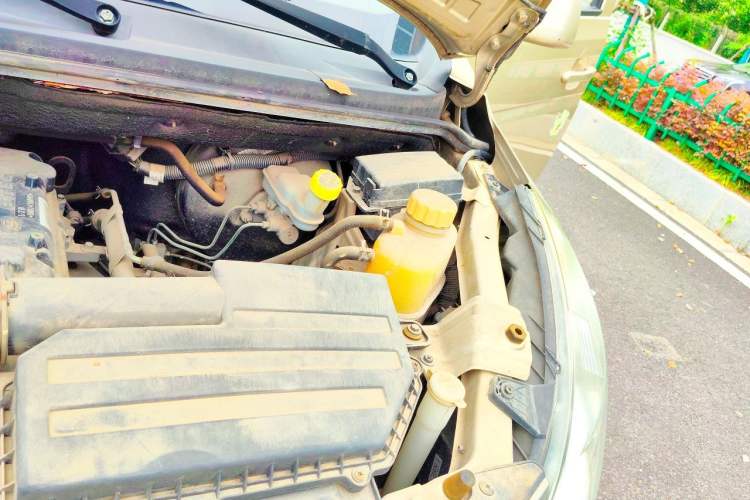 Used Wuling Rongguang V 2016 1.5L Standard Version Engine Bay Left