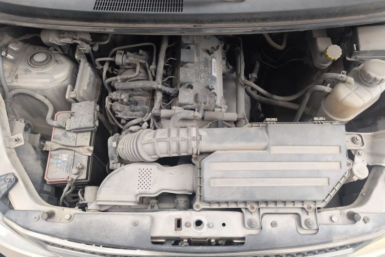 Used Wuling Rongguang V 2016 1.5L Standard Version Engine Bay