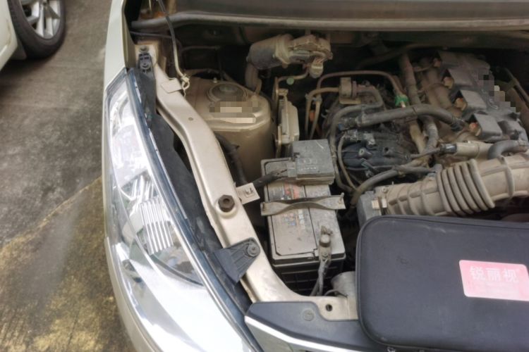 Used Wuling Rongguang V 2016 1.5L Standard Version Engine Bay Right