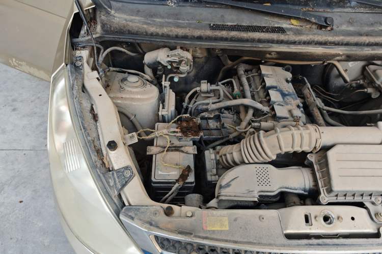 Used Wuling Rongguang V 2016 1.5L Standard Version Engine Bay Right
