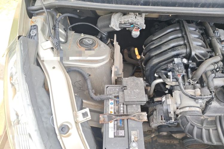 Used Wuling Rongguang V 2016 1.2L Practical Model Non-Power-Assisted Engine Bay Right