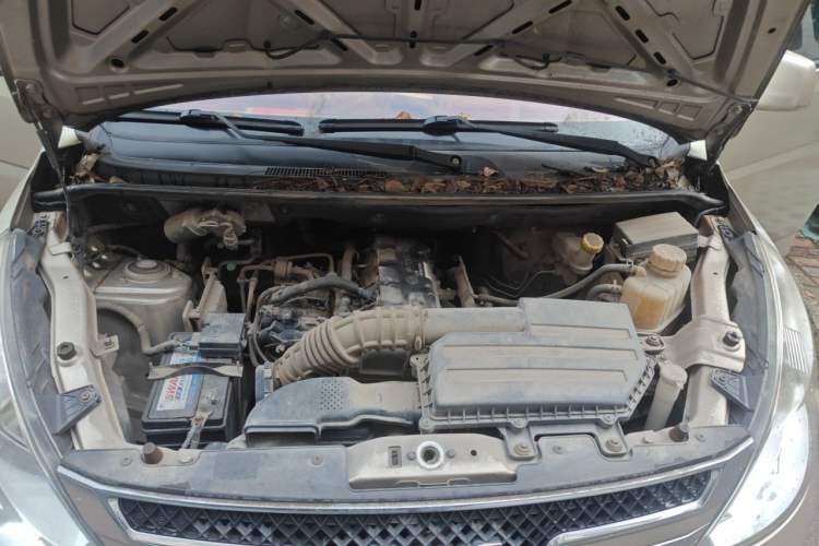 Used Wuling Rongguang V 2016 1.5L Standard Version Engine Bay