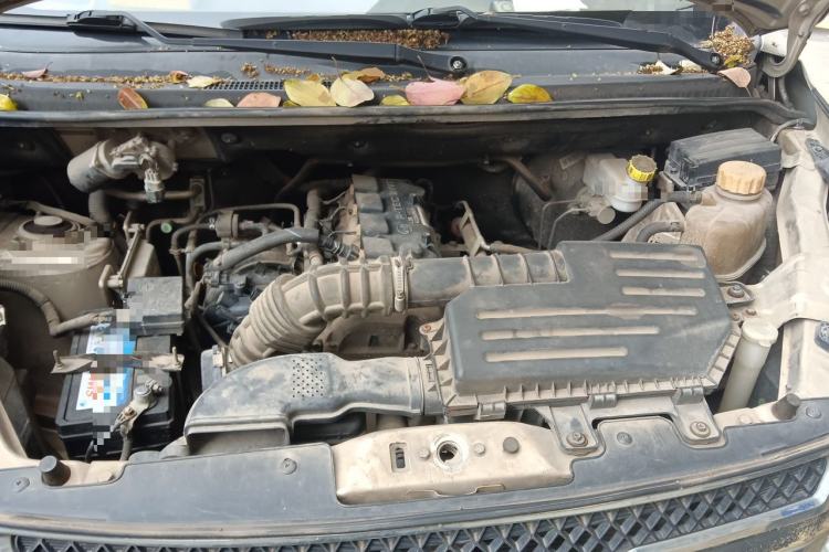 Used Wuling Rongguang V 2016 1.5L Standard Version Engine Bay
