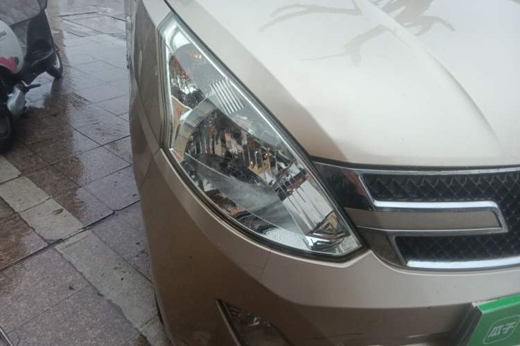 Used Wuling Rongguang V 2016 1.5L Standard Version Exterior 6