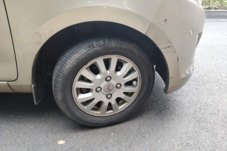 Used Wuling Rongguang V 2016 1.5L Standard Version Exterior 7