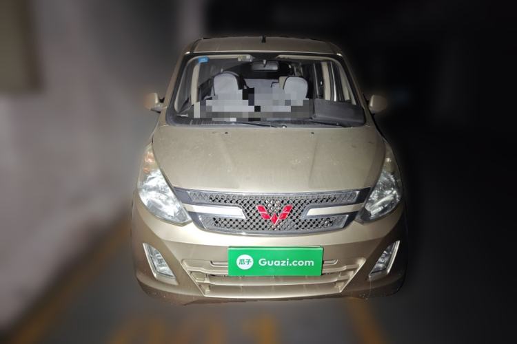 Used Wuling Rongguang V 2016 1.5L Standard Version Front