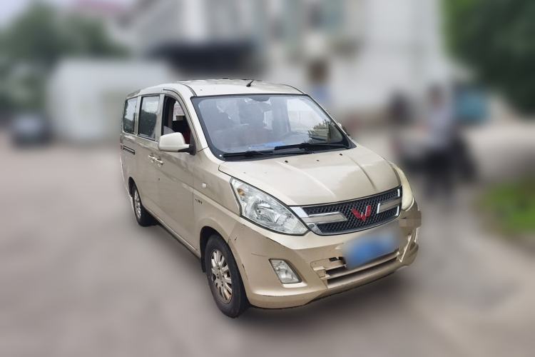 Used Wuling Rongguang V 2016 1.5L Standard Version Front Right 45 Deg