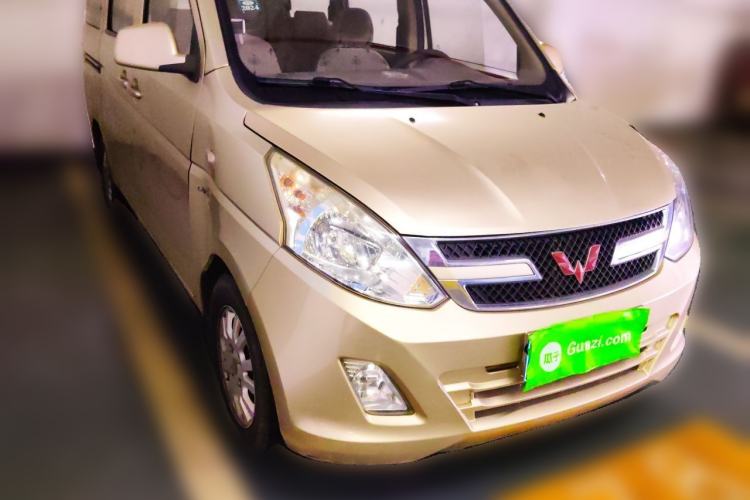 Used Wuling Rongguang V 2016 1.5L Standard Version Front Right 45 Deg