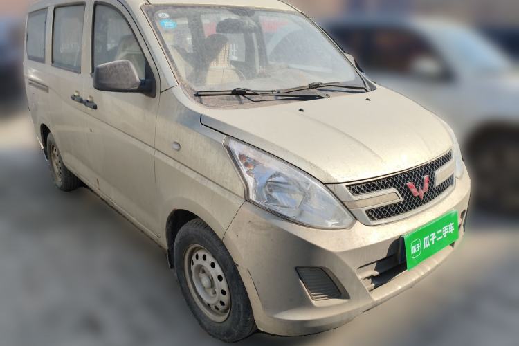 Used Wuling Rongguang V 2016 1.2L Practical Version Front Right 45 Deg