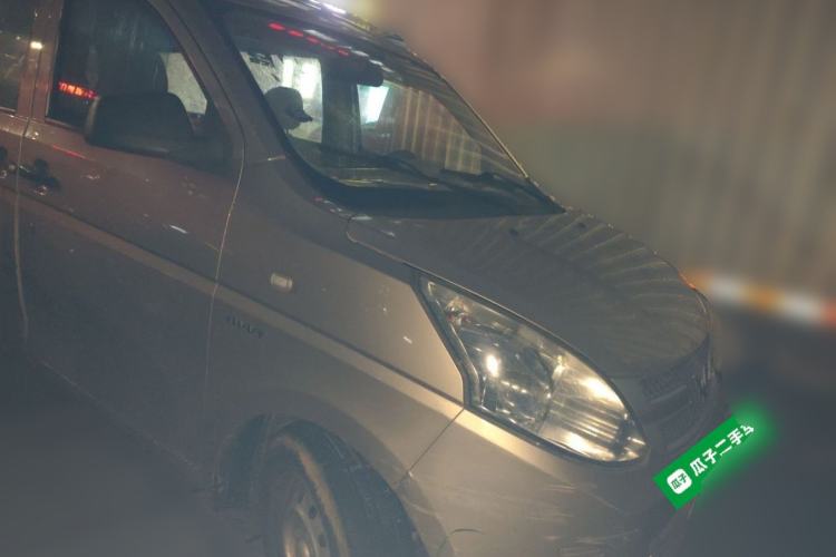 Used Wuling Rongguang V 2016 1.5L Practical Version Front Right 45 Deg