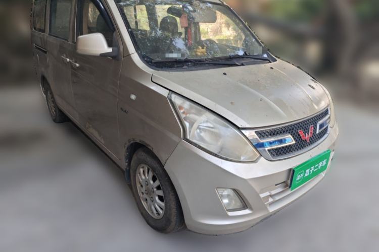 Used Wuling Rongguang V 2016 1.5L Standard Version Front Right 45 Deg