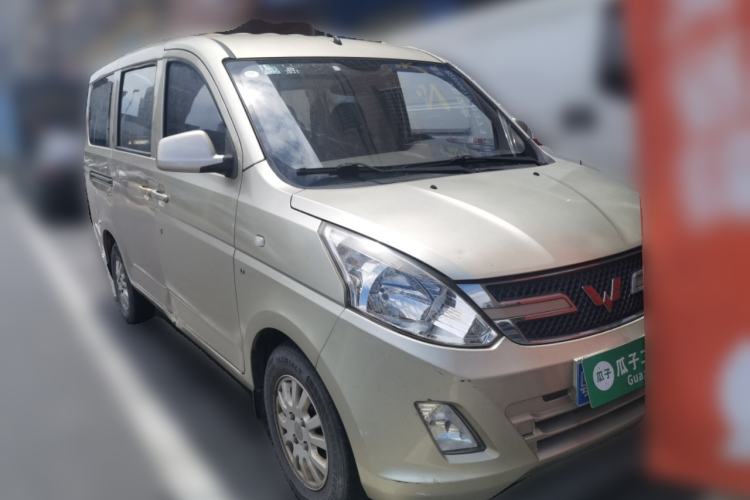 Used Wuling Rongguang V 2016 1.5L Standard Version Front Right 45 Deg