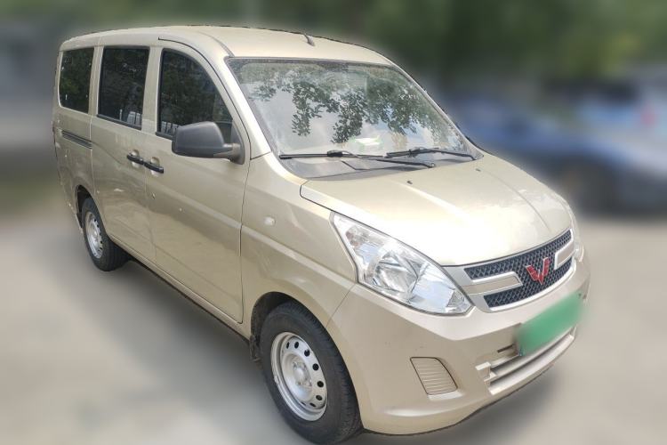 Used Wuling Rongguang V 2016 1.2L Practical Version Front Right 45 Deg