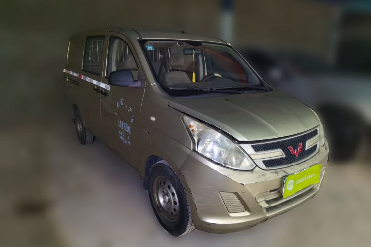 Used Wuling Rongguang V 2016 1.5L Practical Version Front Right 45 Deg