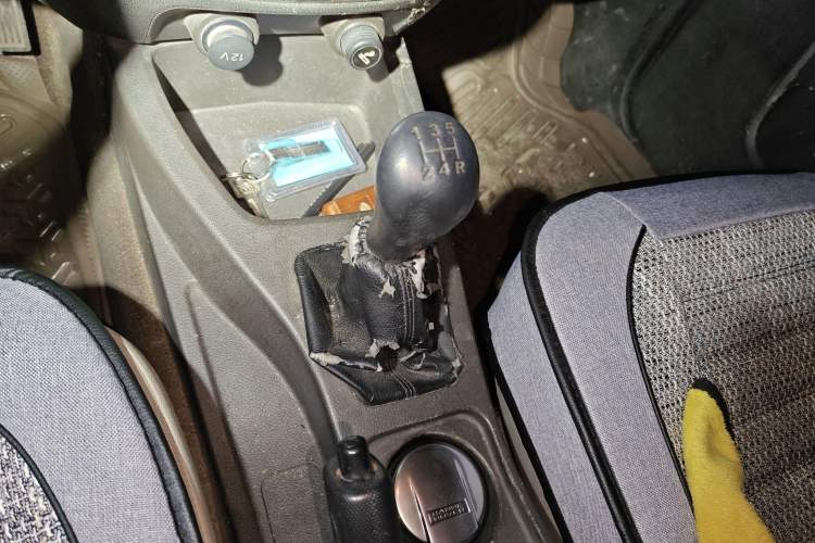 Used Wuling Rongguang V 2016 1.5L Standard Version Gear Lever
