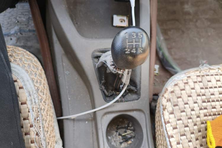 Used Wuling Rongguang V 2016 1.2L Practical Version Gear Lever