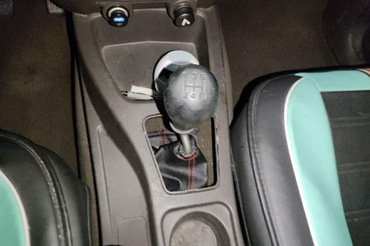Used Wuling Rongguang V 2016 1.5L Standard Version Gear Lever