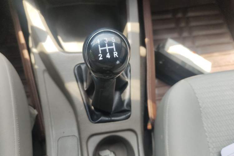 Used Wuling Rongguang V 2016 1.2L Practical Version Gear Lever