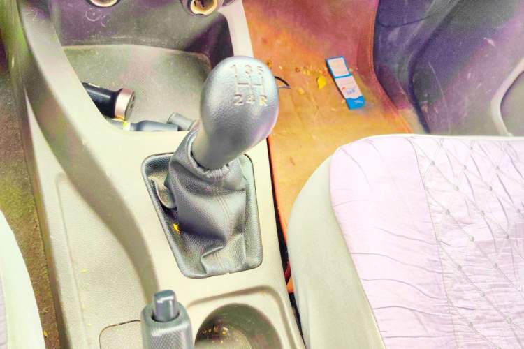 Used Wuling Rongguang V 2016 1.5L Standard Version Gear Lever