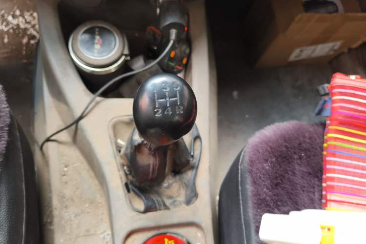Used Wuling Rongguang V 2016 1.5L Practical Version Gear Lever