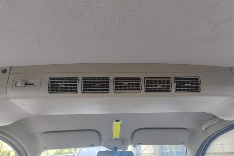 Used Wuling Rongguang V 2016 1.5L Practical Version Non-Power-Assisted Headliner