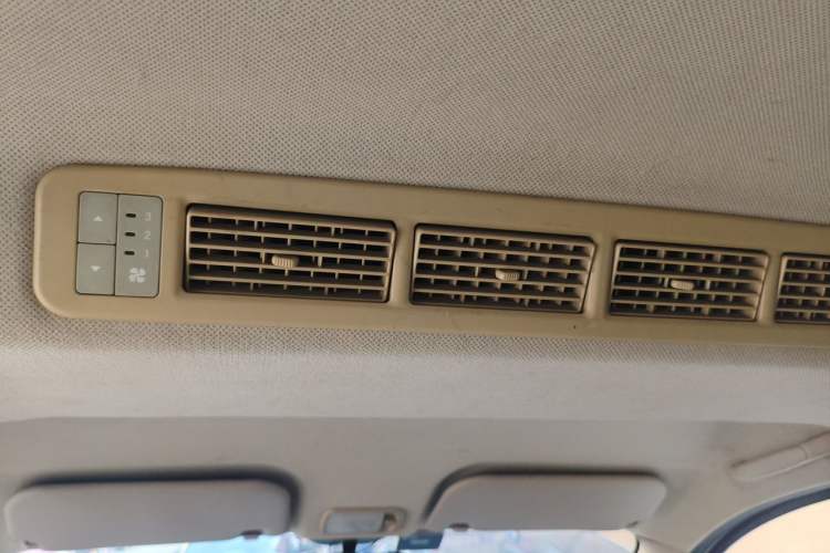 Used Wuling Rongguang V 2016 1.2L Standard Version Headliner