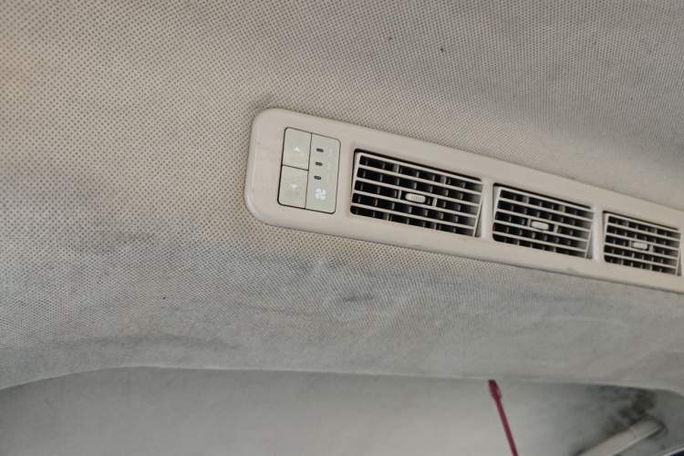 Used Wuling Rongguang V 2016 1.5L Standard Version Headliner