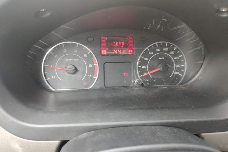 Used Wuling Rongguang V 2016 1.5L Practical Version Non-Power-Assisted Instrument Cluster