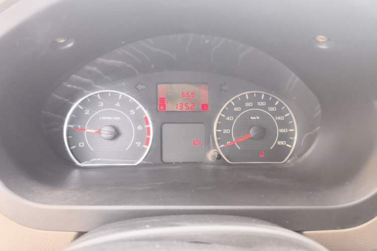 Used Wuling Rongguang V 2016 1.2L Practical Version Instrument Cluster