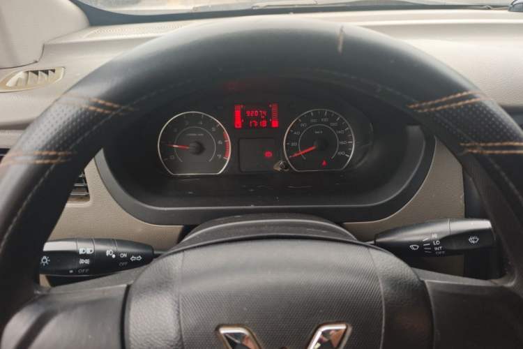 Used Wuling Rongguang V 2016 1.5L Practical Version Non-Power-Assisted Instrument Cluster