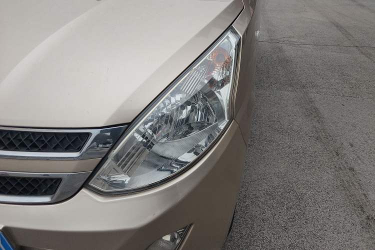 Used Wuling Rongguang V 2016 1.2L Standard Version Left Front Headlight