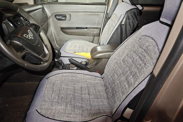 Used Wuling Rongguang V 2016 1.5L Standard Version Left Front Seat