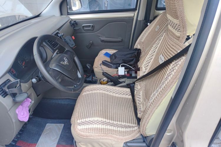 Used Wuling Rongguang V 2016 1.5L Practical Version Non-Power-Assisted Left Front Seat