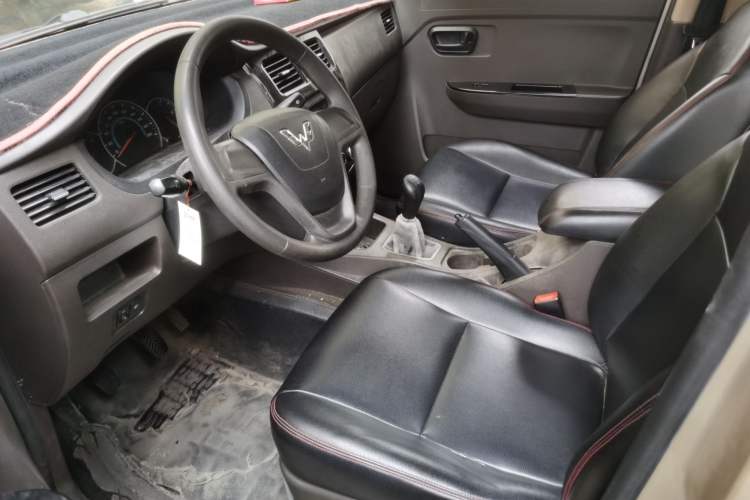 Used Wuling Rongguang V 2016 1.5L Standard Version Left Front Seat