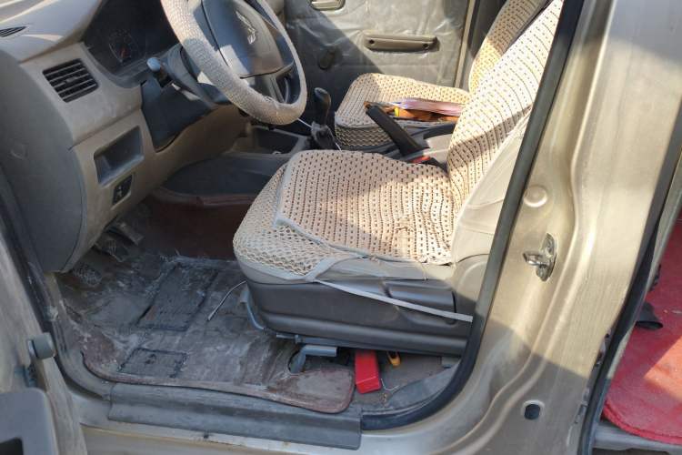 Used Wuling Rongguang V 2016 1.2L Practical Version Left Front Seat
