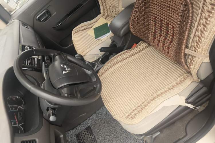Used Wuling Rongguang V 2016 1.5L Standard Version Left Front Seat