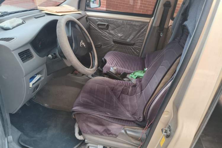 Used Wuling Rongguang V 2016 1.2L Practical Version Left Front Seat