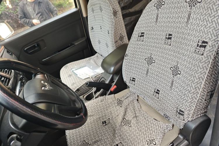 Used Wuling Rongguang V 2016 1.5L Standard Version Left Front Seat