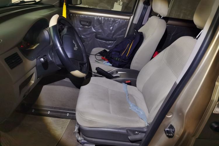 Used Wuling Rongguang V 2016 1.5L Practical Version Left Front Seat