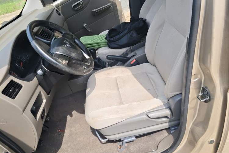 Used Wuling Rongguang V 2016 1.2L Practical Model Non-Power-Assisted Left Front Seat