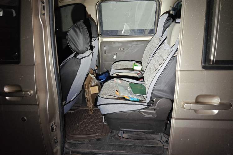 Used Wuling Rongguang V 2016 1.5L Standard Version Left Rear Seat