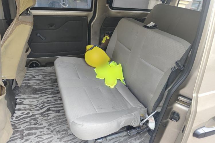 Used Wuling Rongguang V 2016 1.5L Practical Version Non-Power-Assisted Left Rear Seat