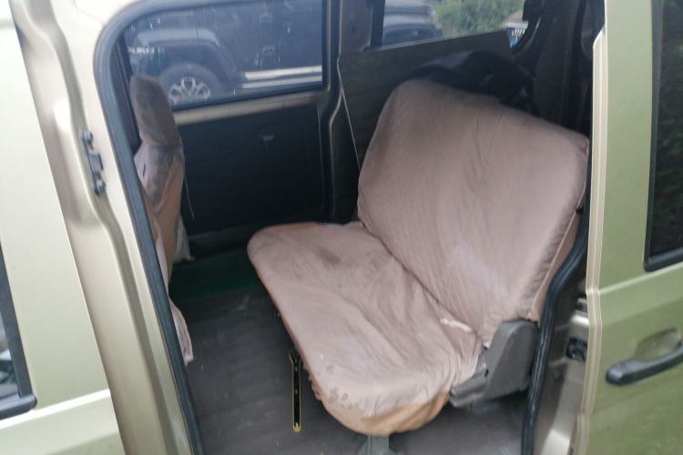 Used Wuling Rongguang V 2016 1.2L Practical Version Left Rear Seat
