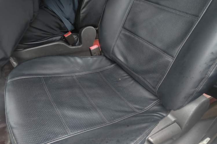 Used Wuling Rongguang V 2016 1.5L Standard Version Left Rear Seat