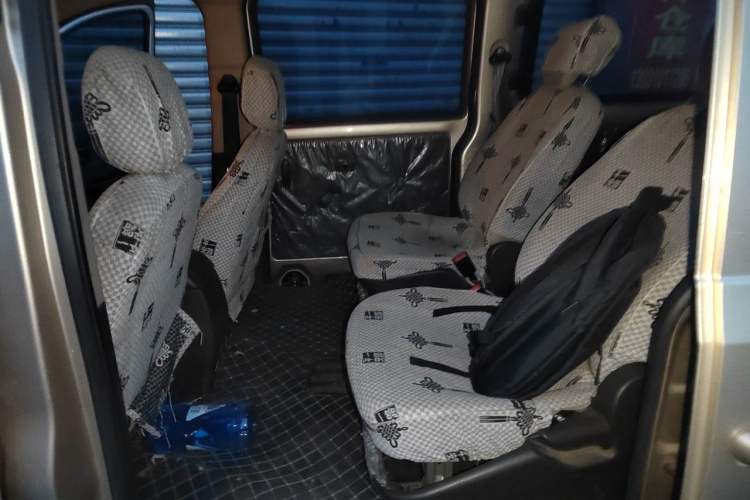 Used Wuling Rongguang V 2016 1.5L Standard Version Left Rear Seat