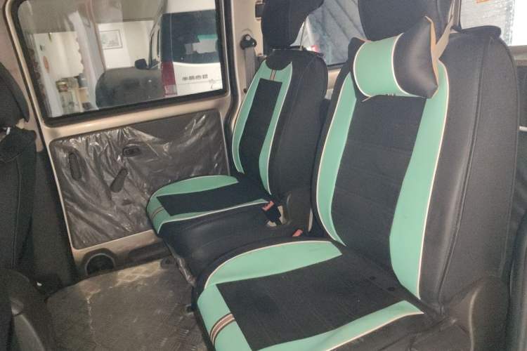 Used Wuling Rongguang V 2016 1.5L Standard Version Left Rear Seat